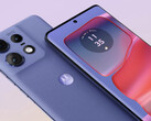 摩托罗拉将出售三种颜色可选的 Edge 50 Pro，其中包括这款紫色素皮机身。(图片来源：摩托罗拉）